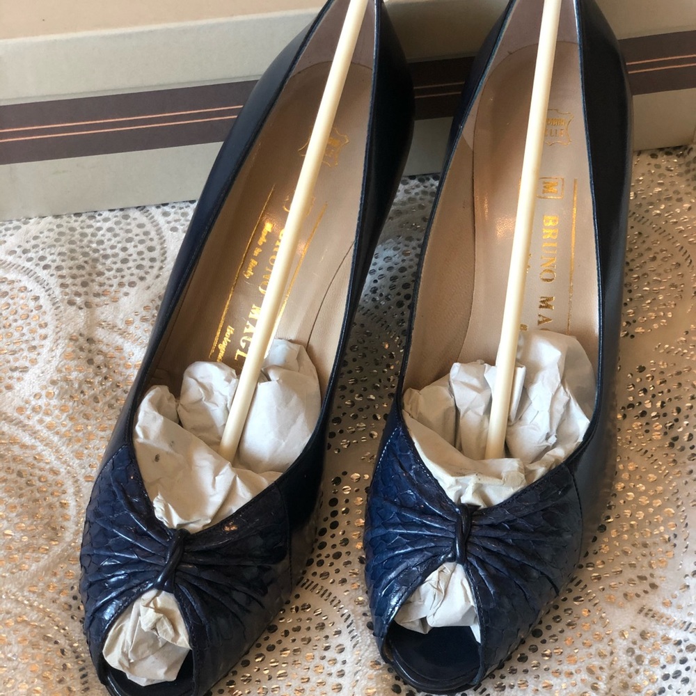 Bruno Magali navy heel